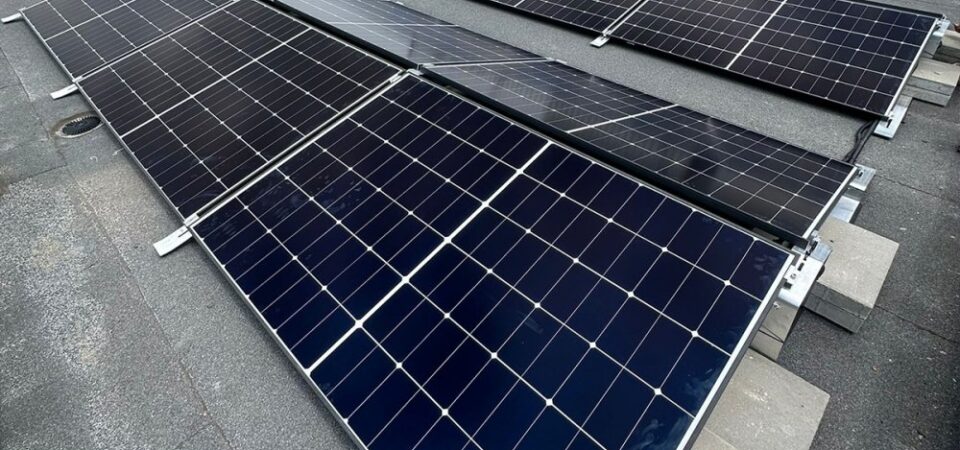 Descoperă informații despre cum să alegi momentul potrivit pentru a trece la energia solară în România